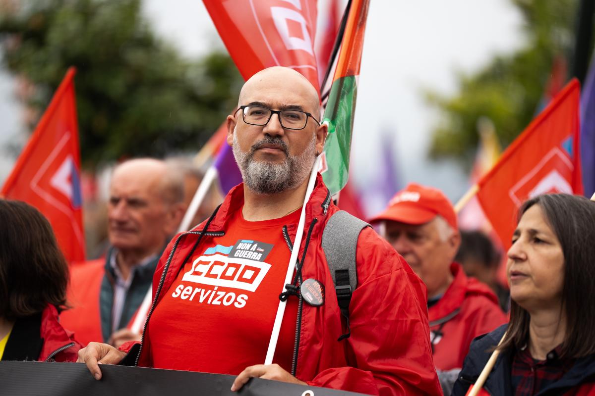 Asemblea 12 de Maio, concentración sede empresarios Vigo.