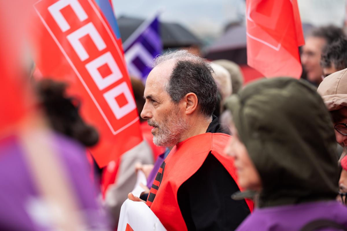 Asemblea 12 de Maio, concentración sede empresarios Vigo.