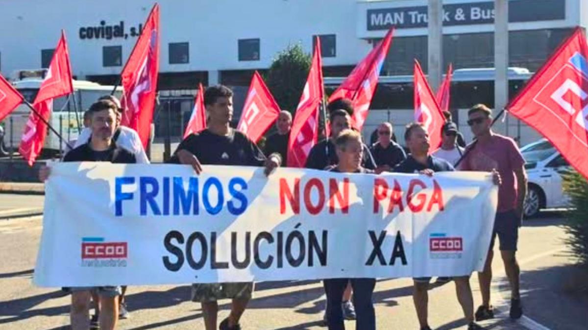 Concentración do persoal de Frimos para reclamar o pagamento dos salarios (6/8/2026)