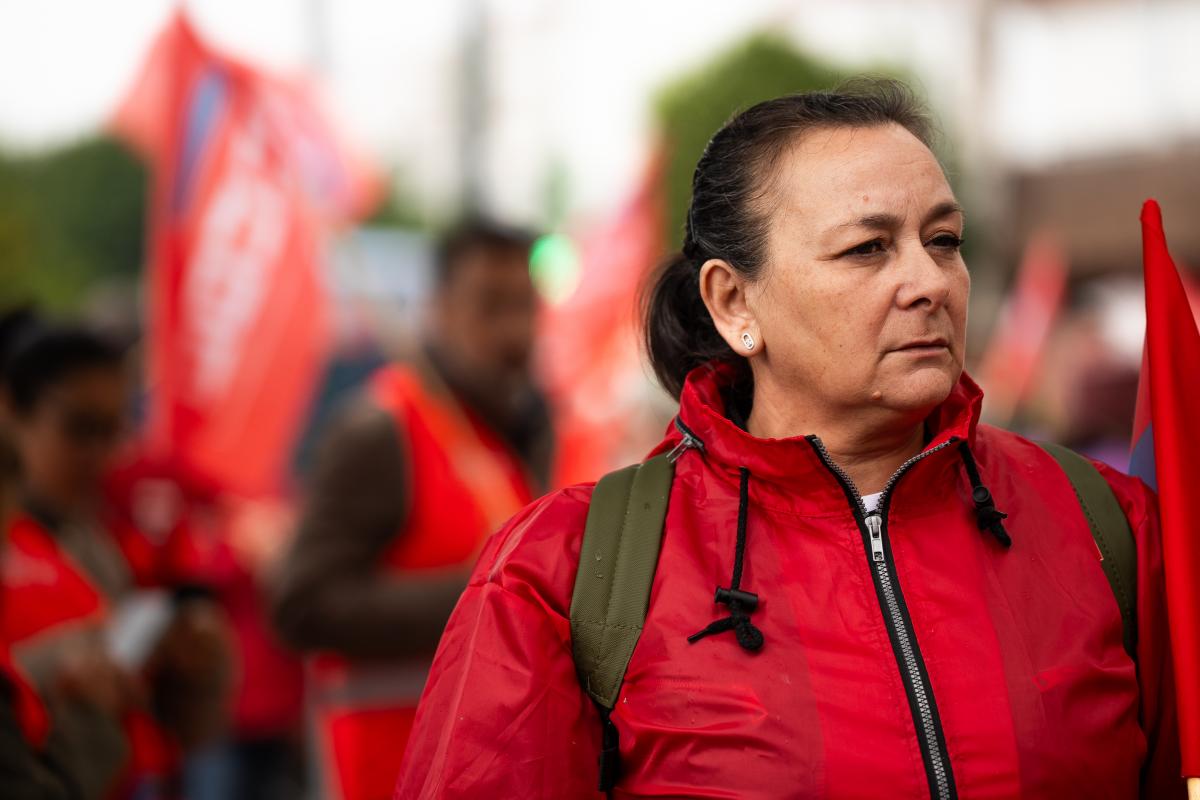 Asemblea 12 de Maio, concentración sede empresarios Vigo.