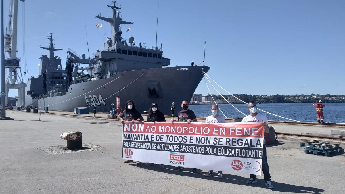 Concentracin en Navantia durante a cerimonia de partida do buque Stalwart