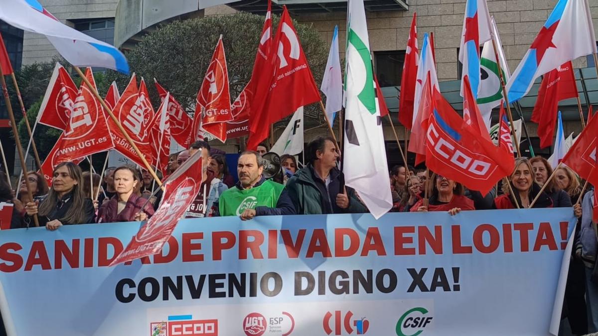 Concentracin por un convenio digno na sanidade privada s portas de Vithas Ftima (27/11/2024)