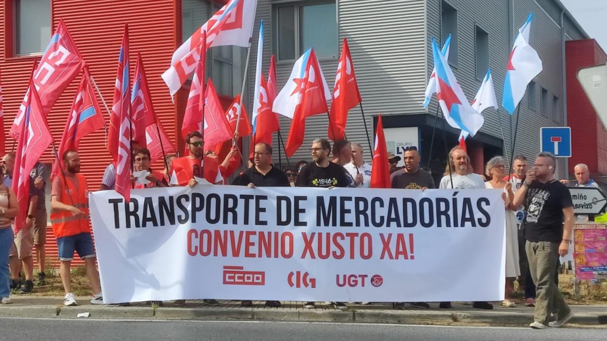 Concentración en Santiago de Compostela do persoal do transporte de mercadorías por estrada (16/7/2026)