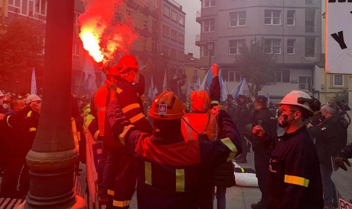 Protesta do metal de Pontevedra, nun conflito anterior.