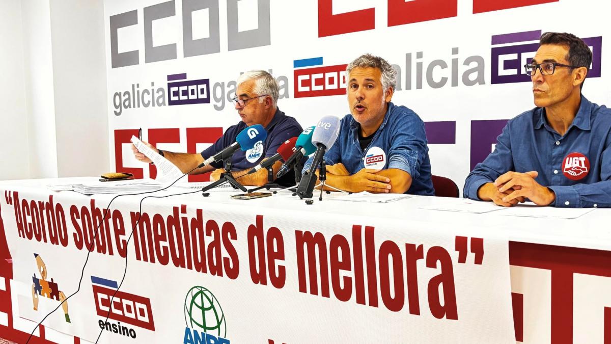 De esquerda a dereita, Julio Daz (ANPE), Borja Campos (CCOO) e Cristbal Salgueiro (UGT)