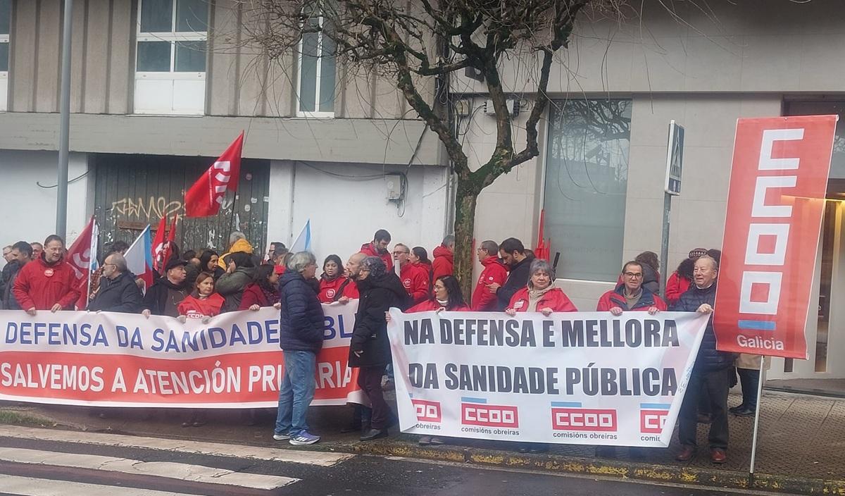 Protesta ante o Parlamento de Galicia, a mañá deste martes.