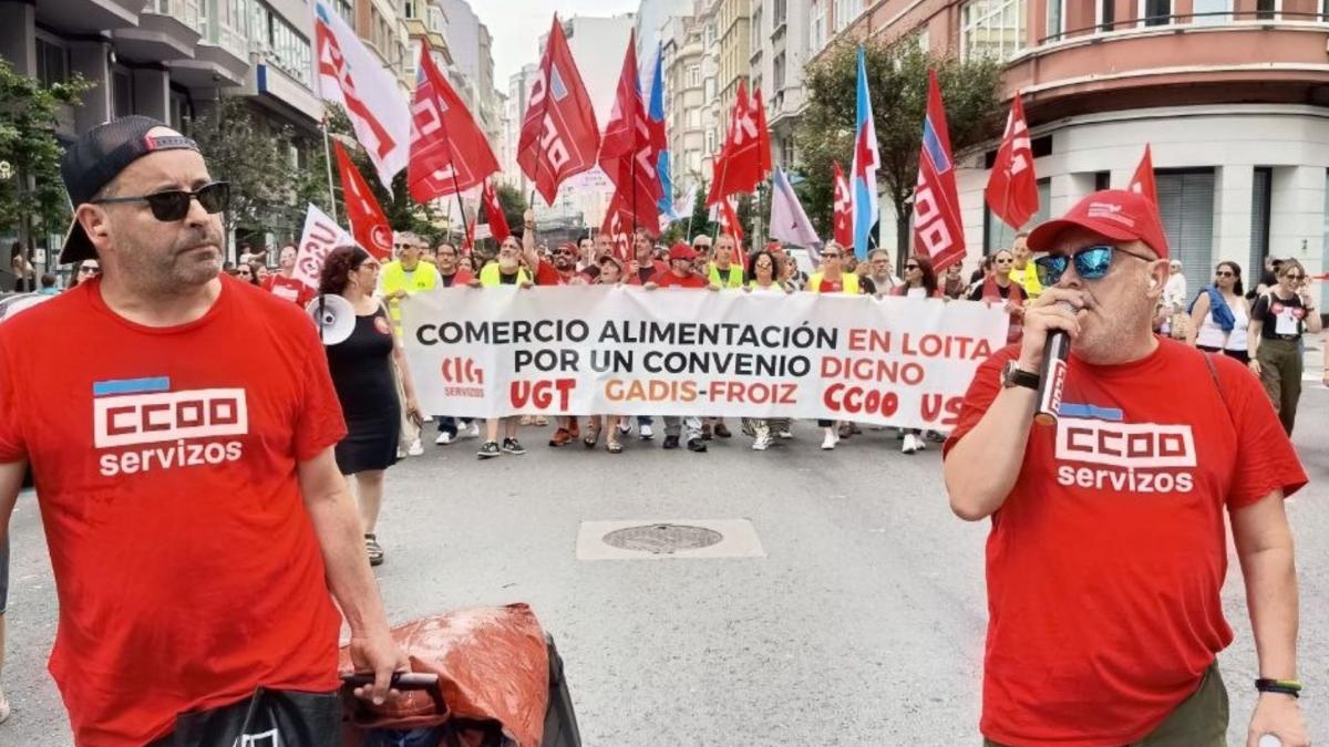 Manifestación de traballadoras e traballadores do sector do comercio de alimentación da provincia da Coruña (23/6/2026)