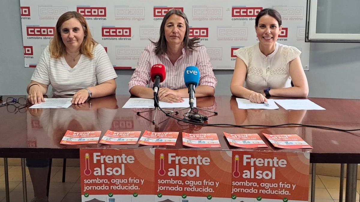 De esquerda a dereita, Carmen Villar, Alejandra Gesto e Aida Suárez na presentación da campaña