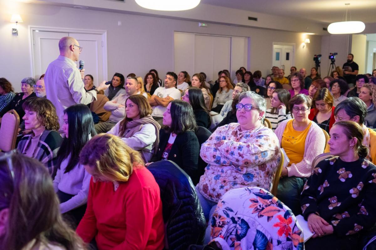 Xornada 'Escoitar salva vidas', organizada por CCOO co gallo do 25N