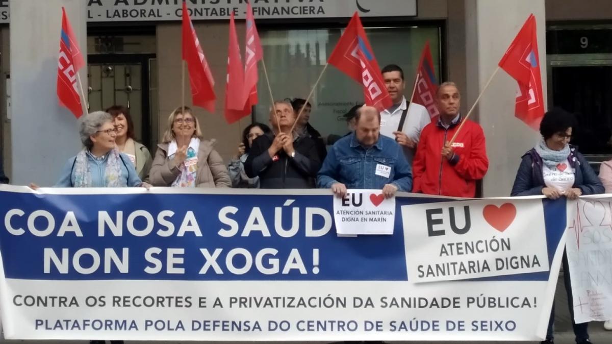 Concentracin de SOS Sanidade Pblica a carn do Parlamento de Galicia