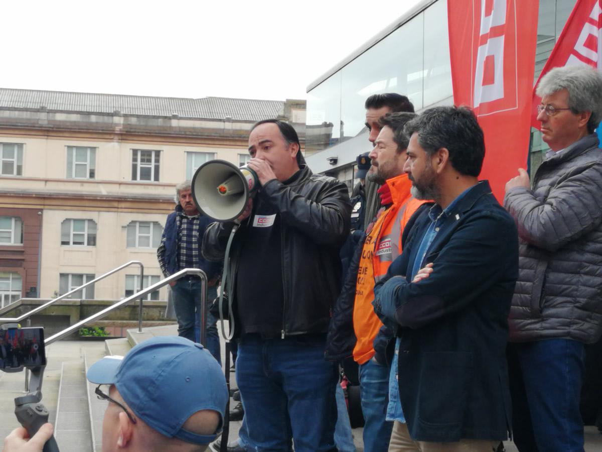 Intervencin de Vctor Ledo s portas dos xulgados corueses