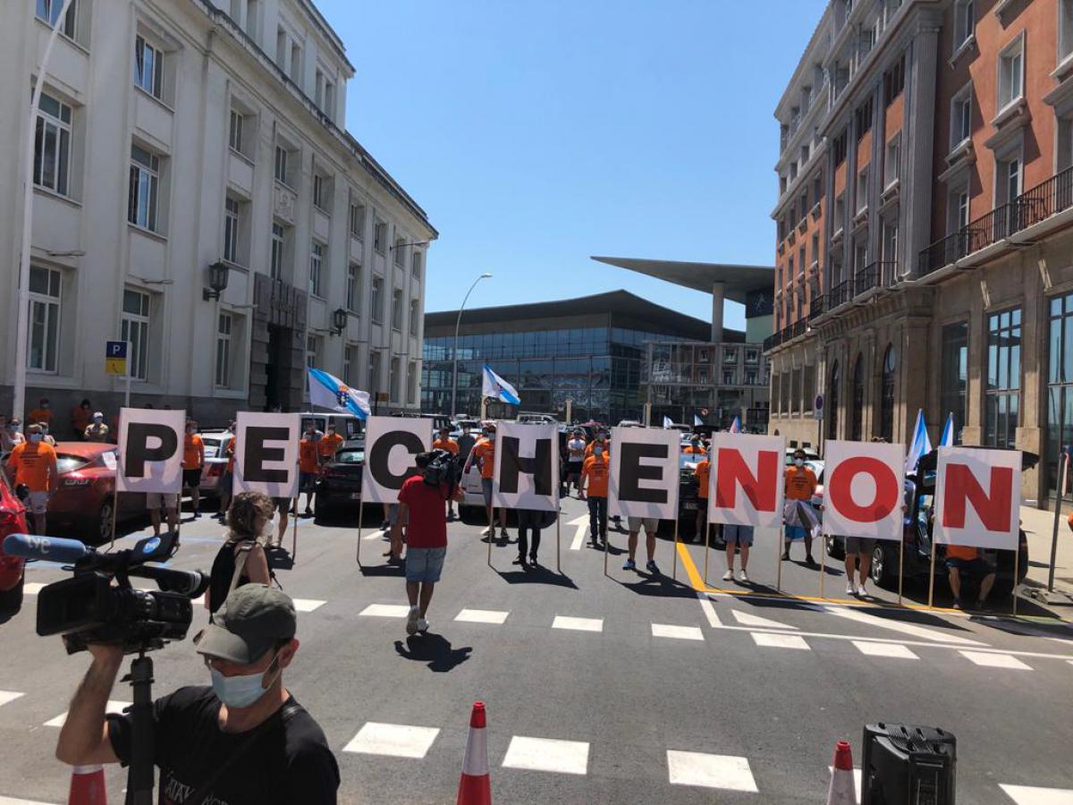 Remate da caravana de vehculos na Corua