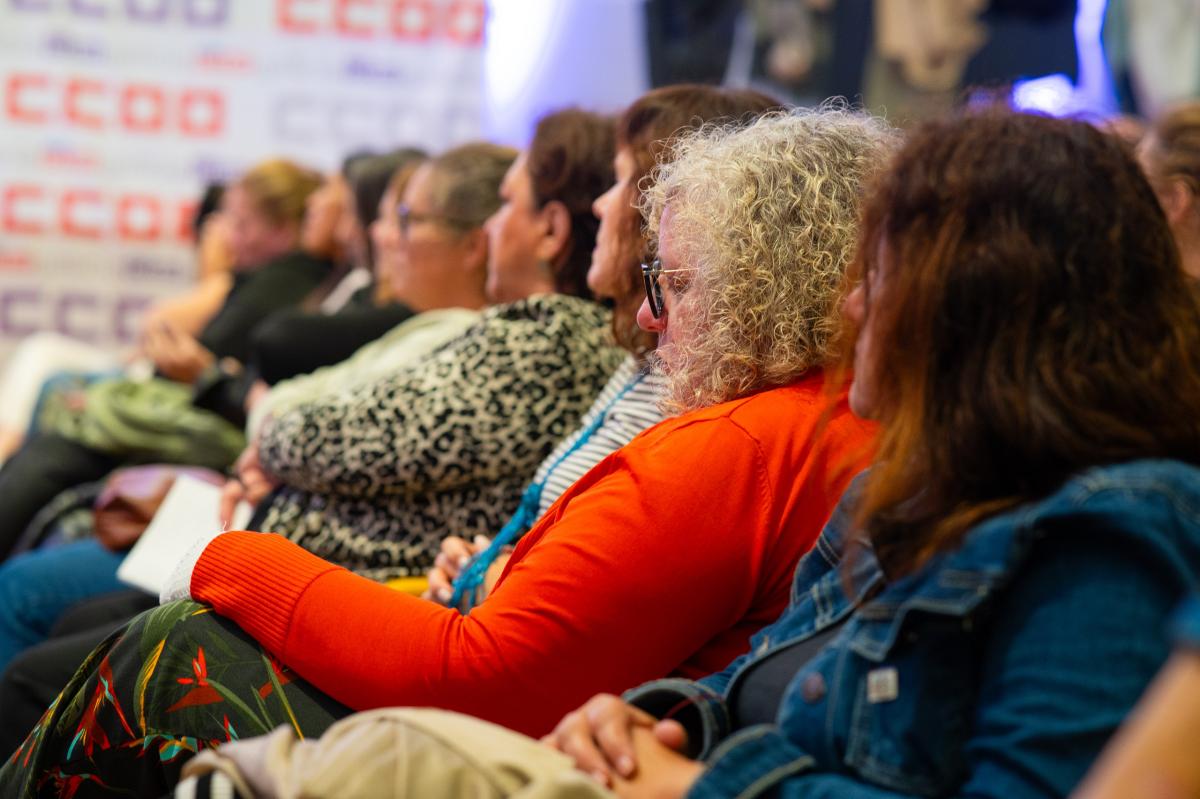 Asemblea de CCOO sobre traballadoras en sectores feminizados