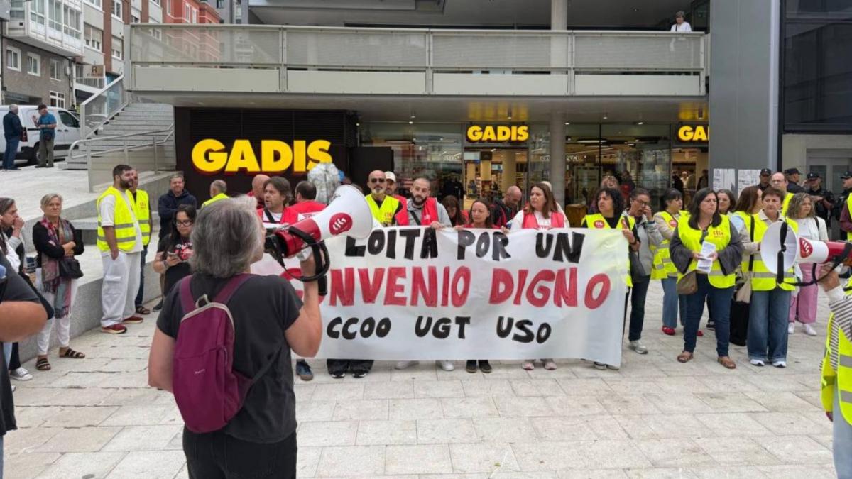 Protesta na Coruña coincidindo coa reapertura do Gadis de Montealto