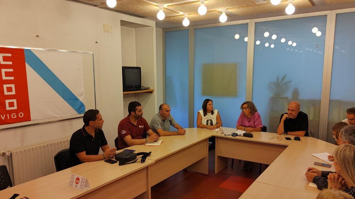 O secretario xeral confederal, Unai Sordo, reuniuse hoxe en Vigo co comité de Ence-Pontevedra