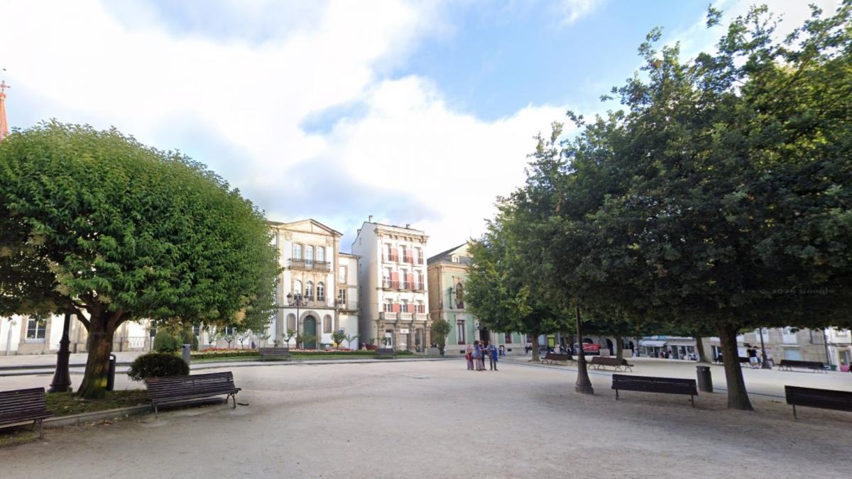 Xardín na praza Maior de Lugo | Foto: Google S. View