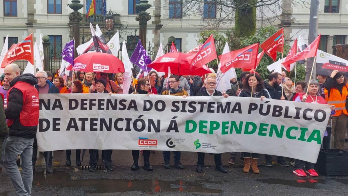 CCOO, COTS e SLG reivindican melloras no sistema de atencin  dependencia