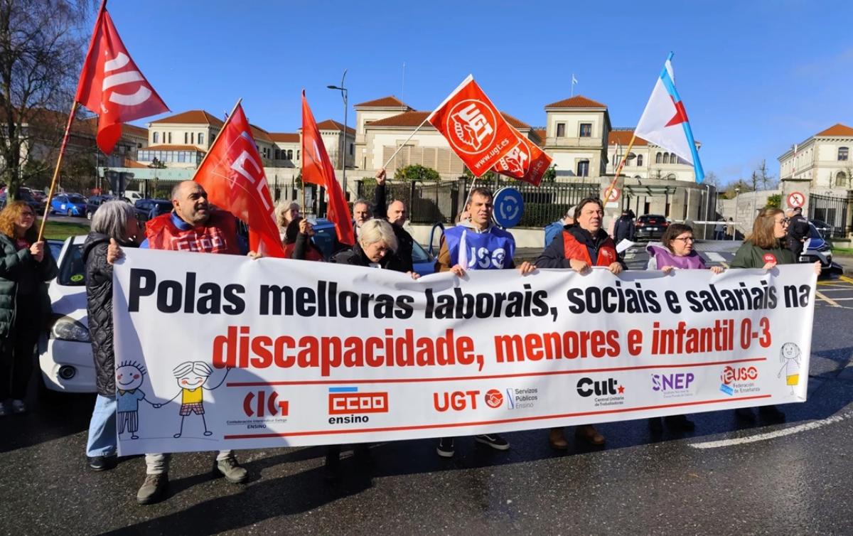 Protesta este martes, 3 de febreiro de 2026, ante Política Social.