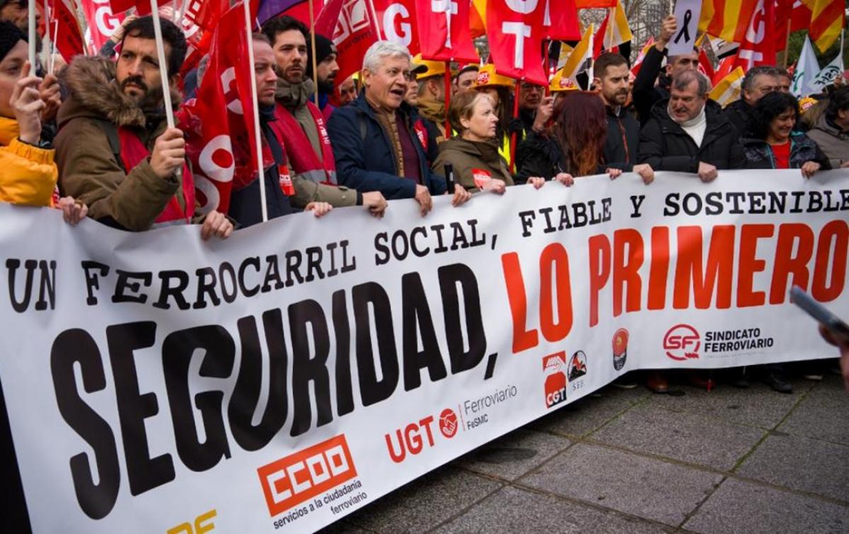 Concentración do sector Ferroviario de FSC-CCOO e o resto de organizacións do ámbito por un ferrocarril seguro, fiable, sostible e social.