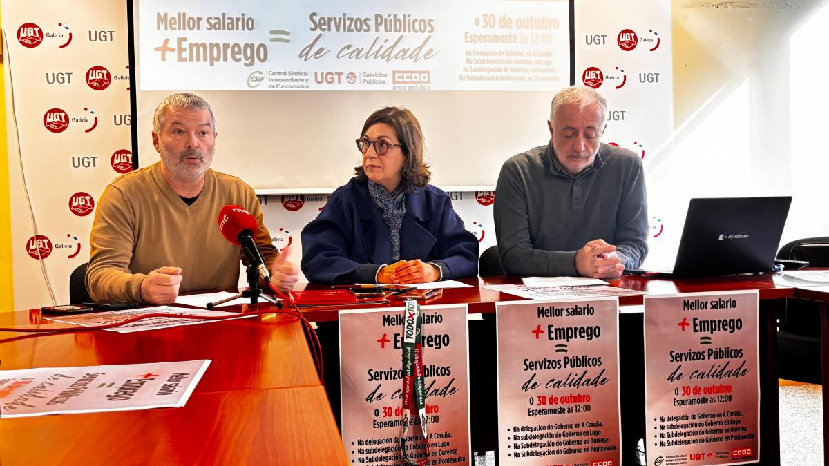 De esquerda a dereita, José Manuel Ramos (CCOO), Irene Martínez (UGT) e J. Francisco Méndez (CSIF)