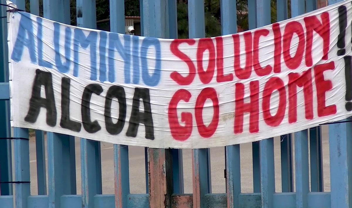 CCOO insta a Alcoa a facilitar a venda a un investidor que garanta o futuro da fábrica