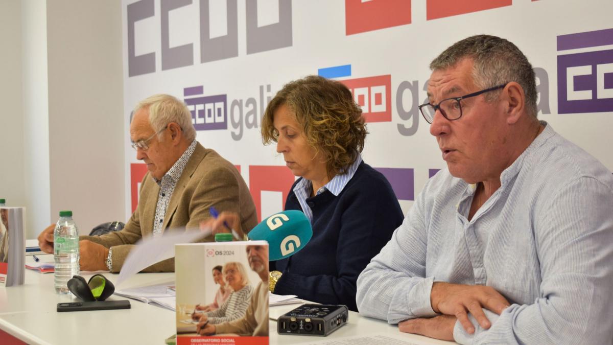 De esq. a der., Juan Sepúlveda, Amelia Pérez e Ramiro Otero, na presentación das conclusións do Observatorio