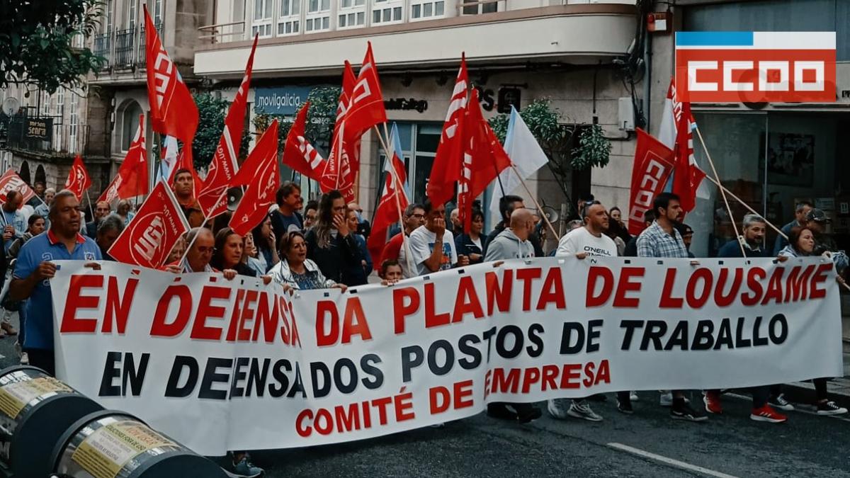 manifestación en defensa da planta de Lousame