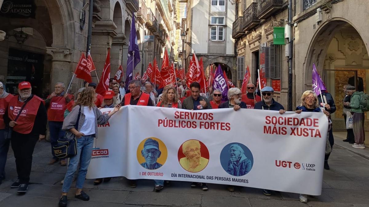 Manifestación de pensionistas de CCOO e UGT en Santiago de Compostela (1/10/2026)