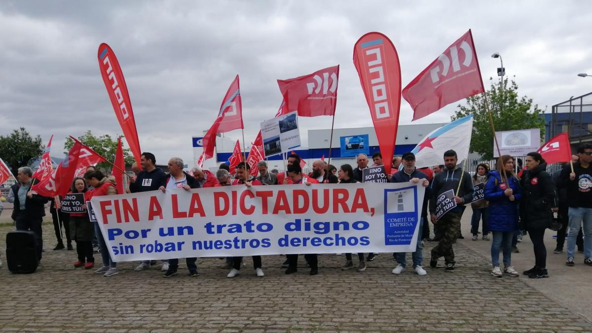 Protesta do persoal do porto de Marín