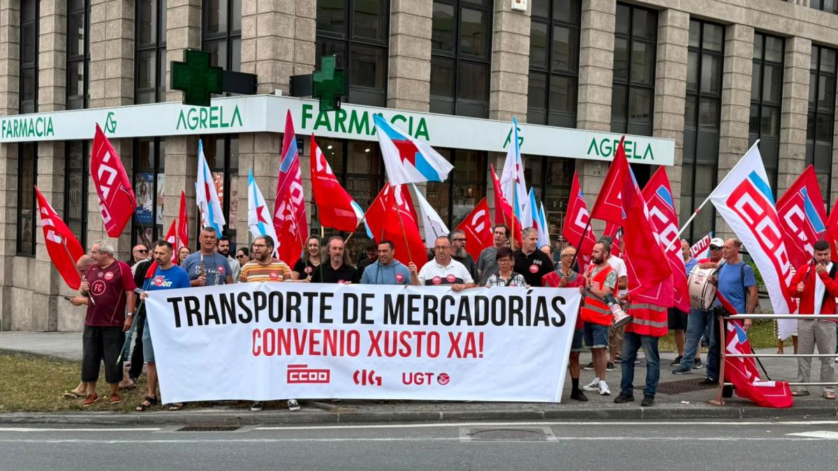 Concentración de persoal do transporte de mercadorías no polígono da Grela, na Coruña (9/7/2026)