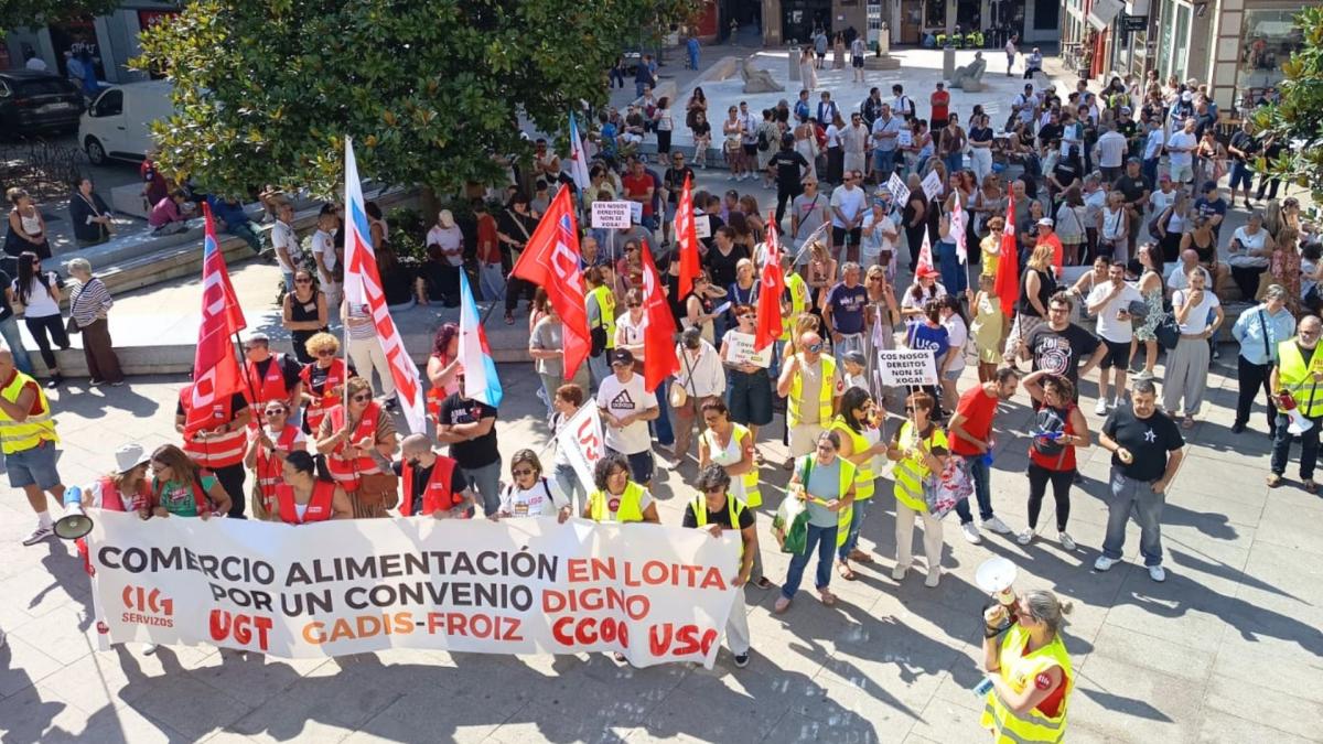 Mobilización na Coruña na terceira xornada de folga do comercio de alimentación (17/8/2026)